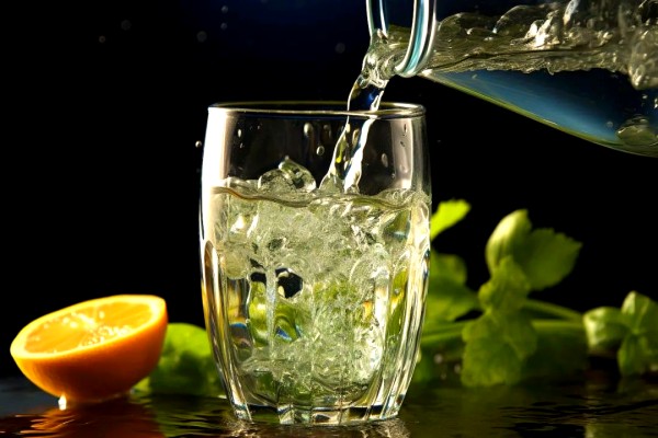 【深度解析】學(xué)校飲用水檢測：核心邏輯、關(guān)鍵指標(biāo)與安全保障路徑